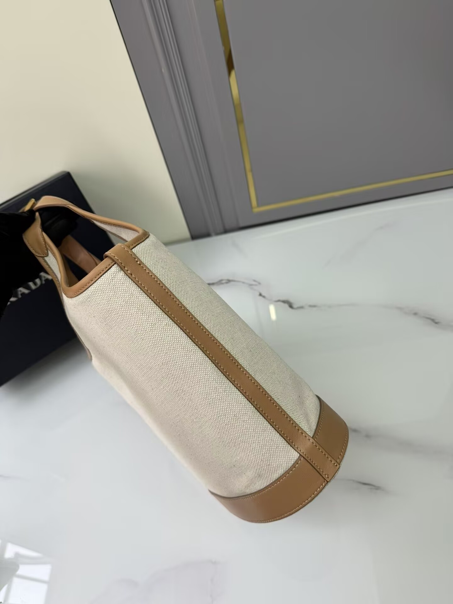 Pra*a natural medium linen blend and leather tote bag 28x22.5x12.5cm