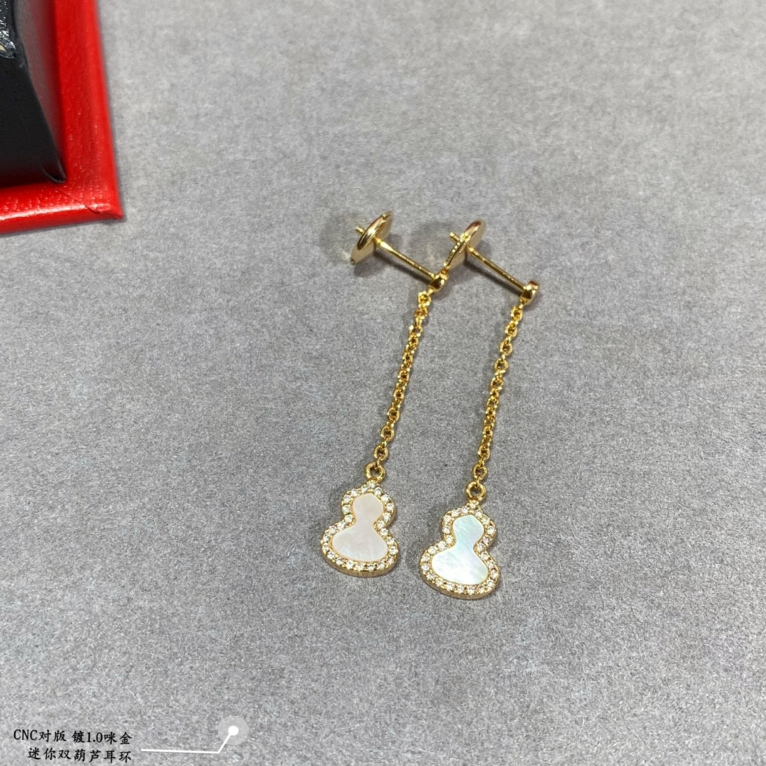 Qee1in mini gourd earrings
