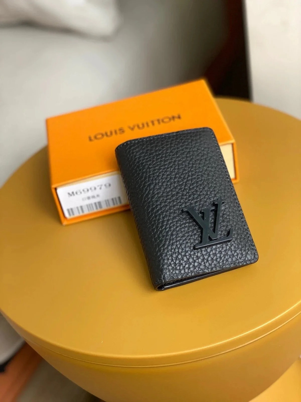 LV POCKET ORGANIZER M69979