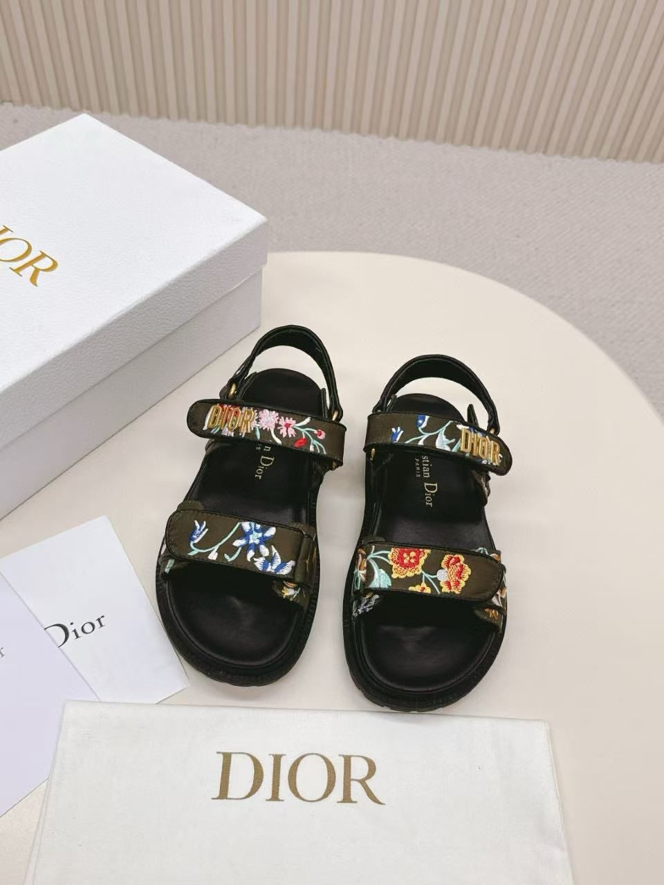 ua D*or D*oract sandals
