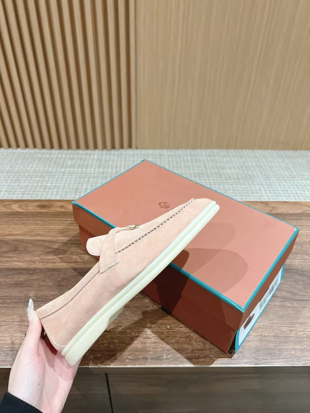 ua L**o p*ana summer charms walk loafers