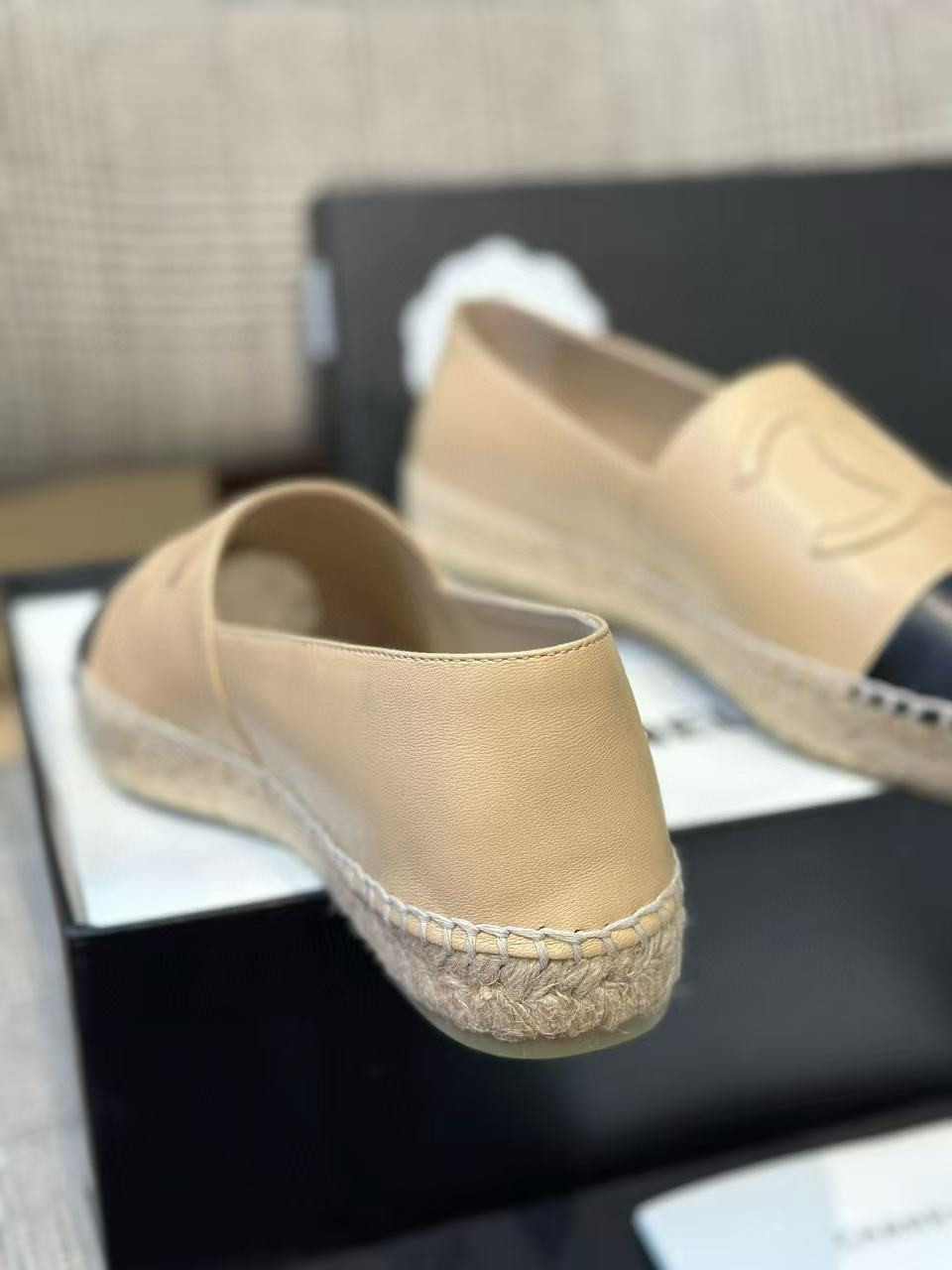 ua Ch*el espadrilles