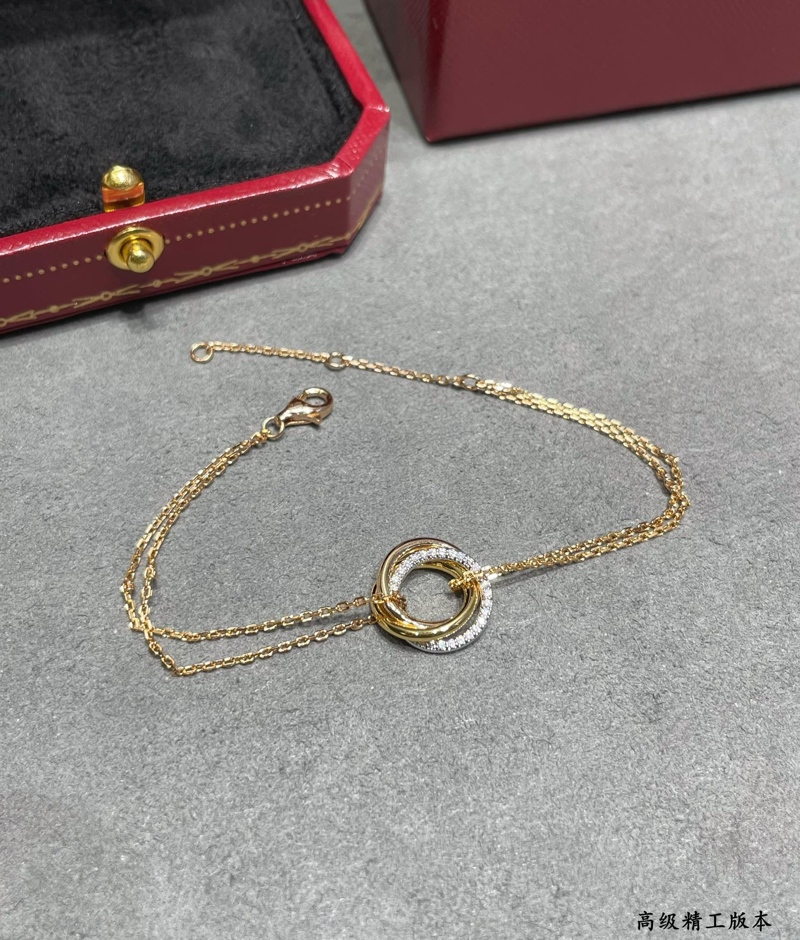ca*t*er small size triple-ring Di*m*nd bracelet