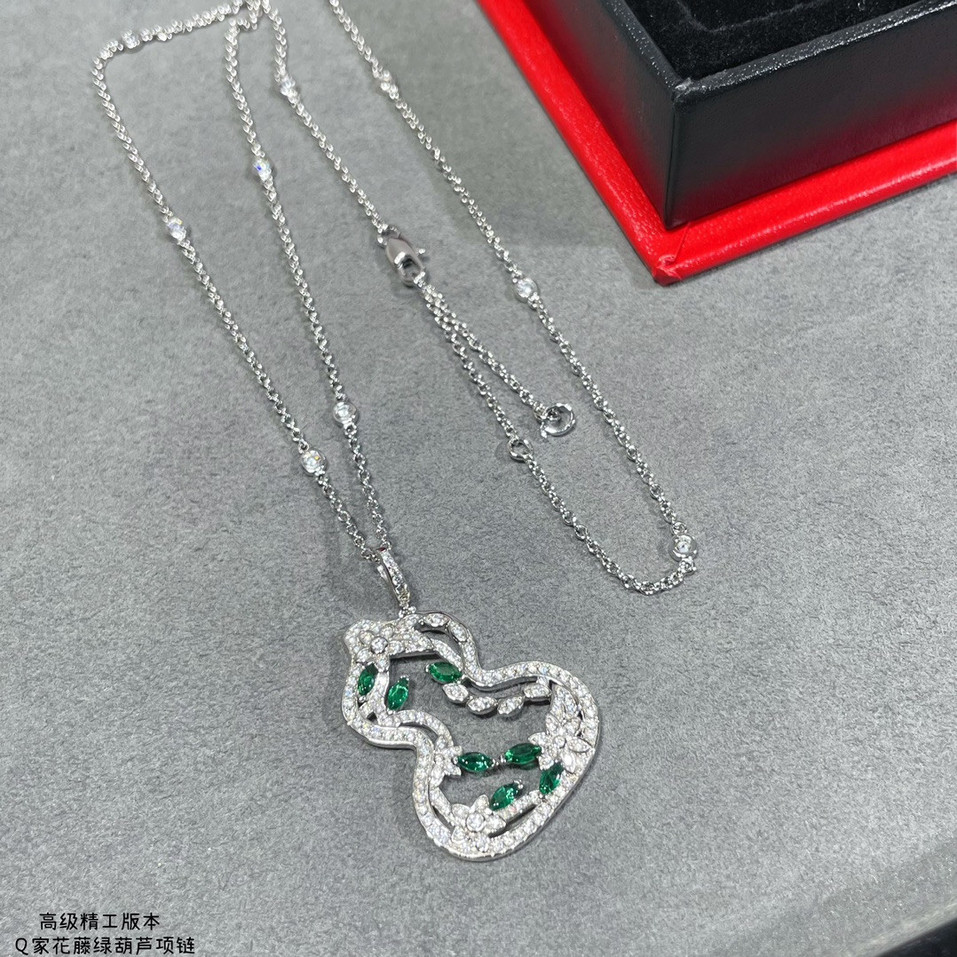 Qee1in vine gourd necklace