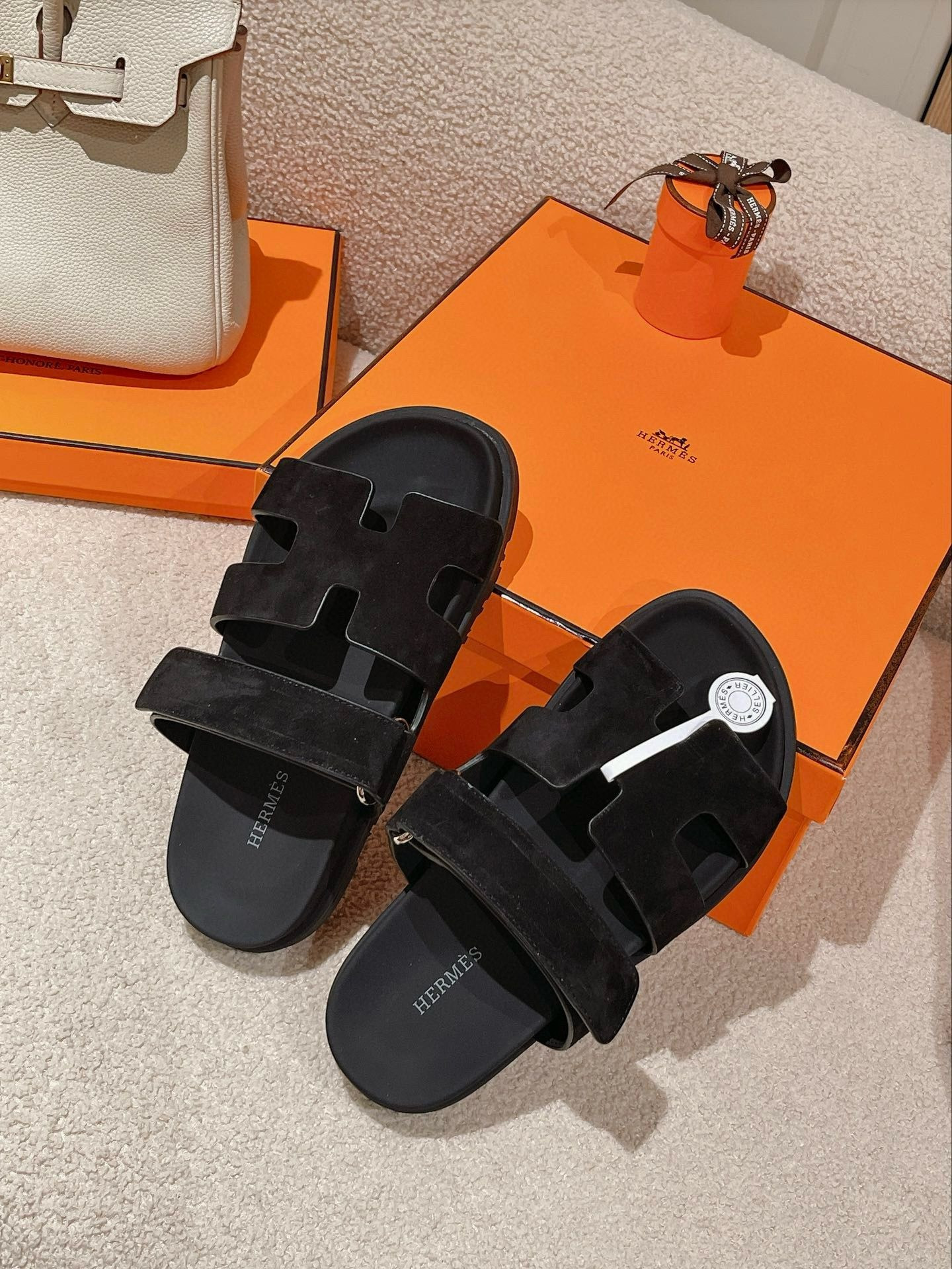 ua H**mes chypre sandal