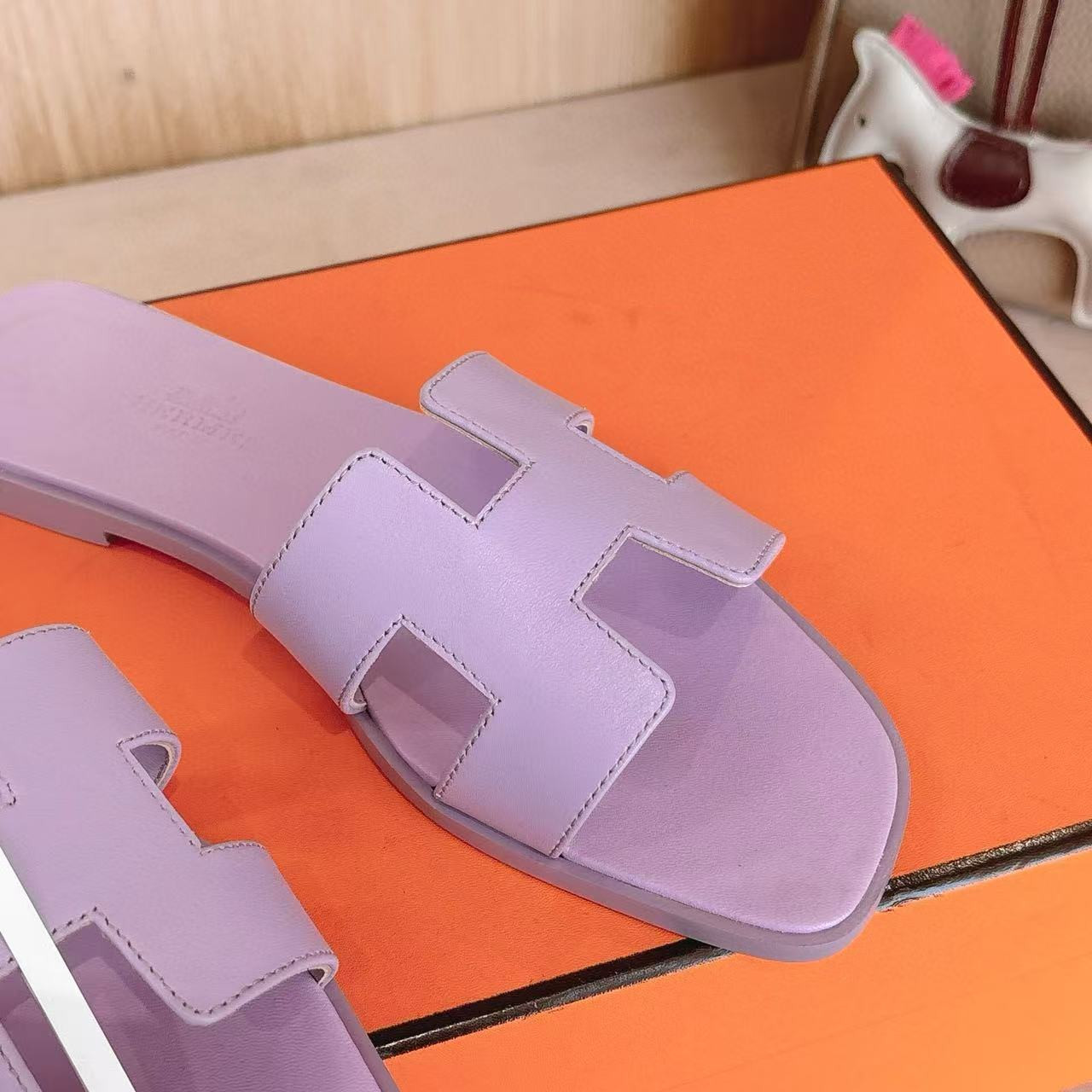 ua H**mes oran sandal