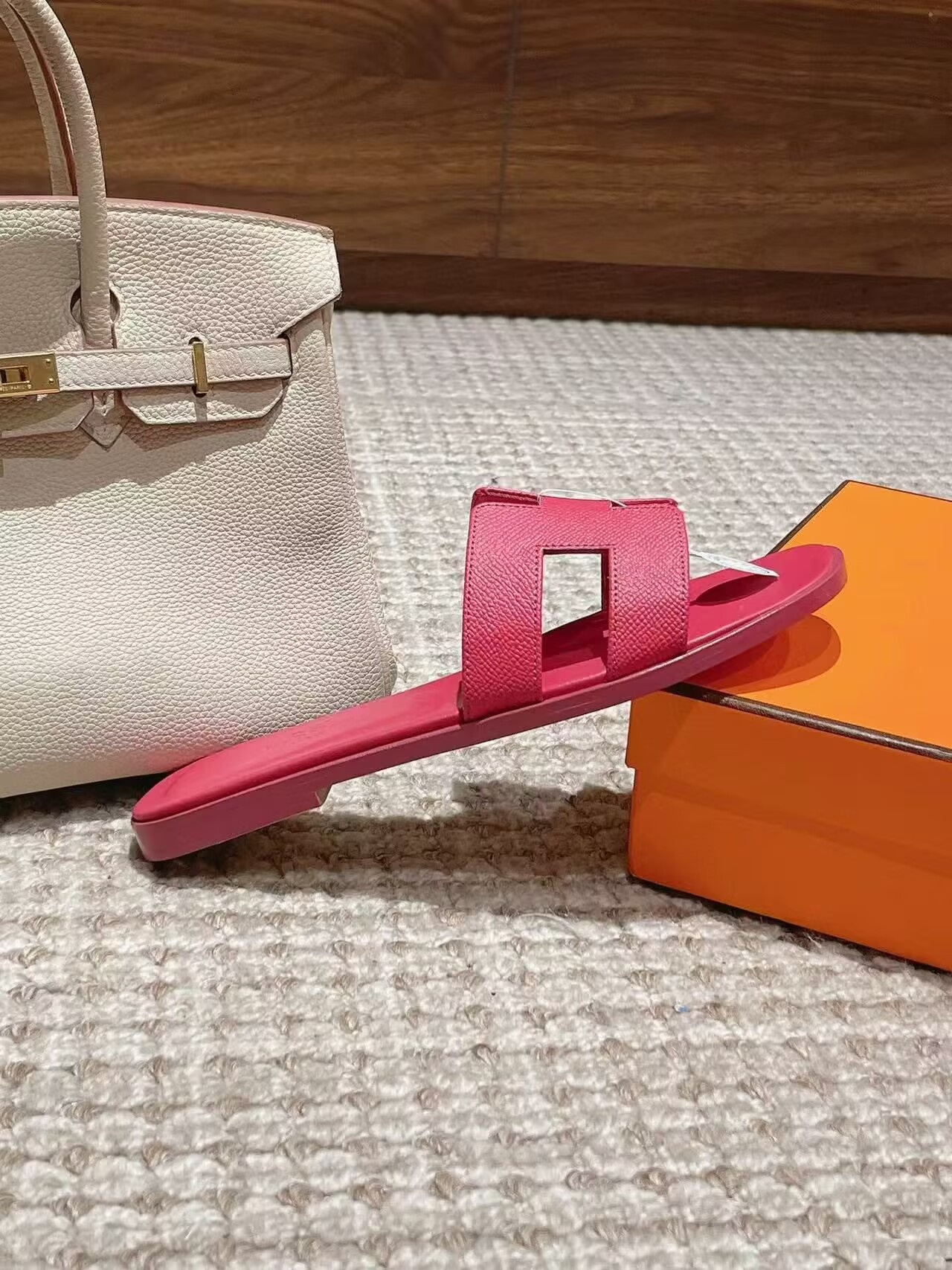 ua H**mes oran sandal