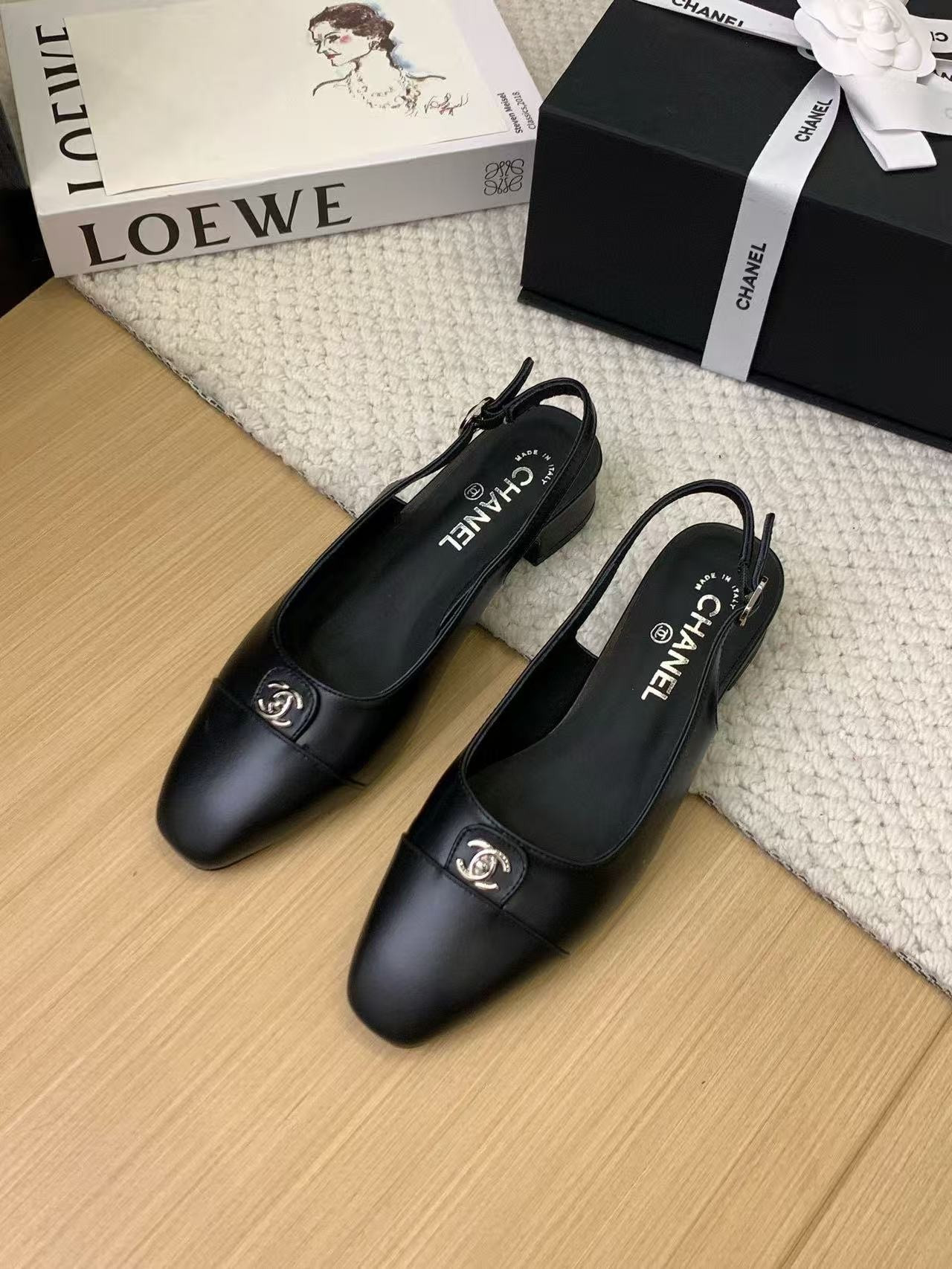 ua Ch*el slingbacks
