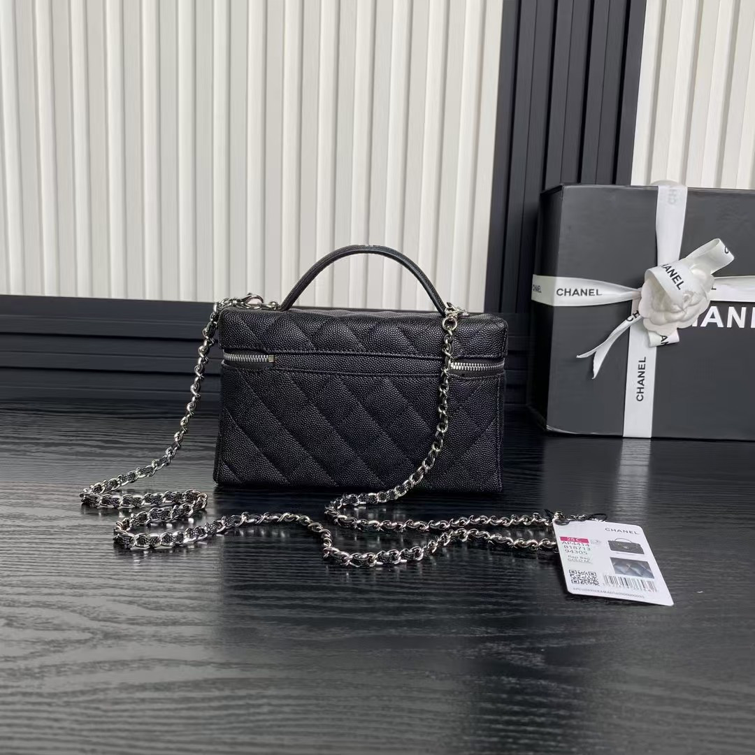 Ch*el with chain 14×18×3cm