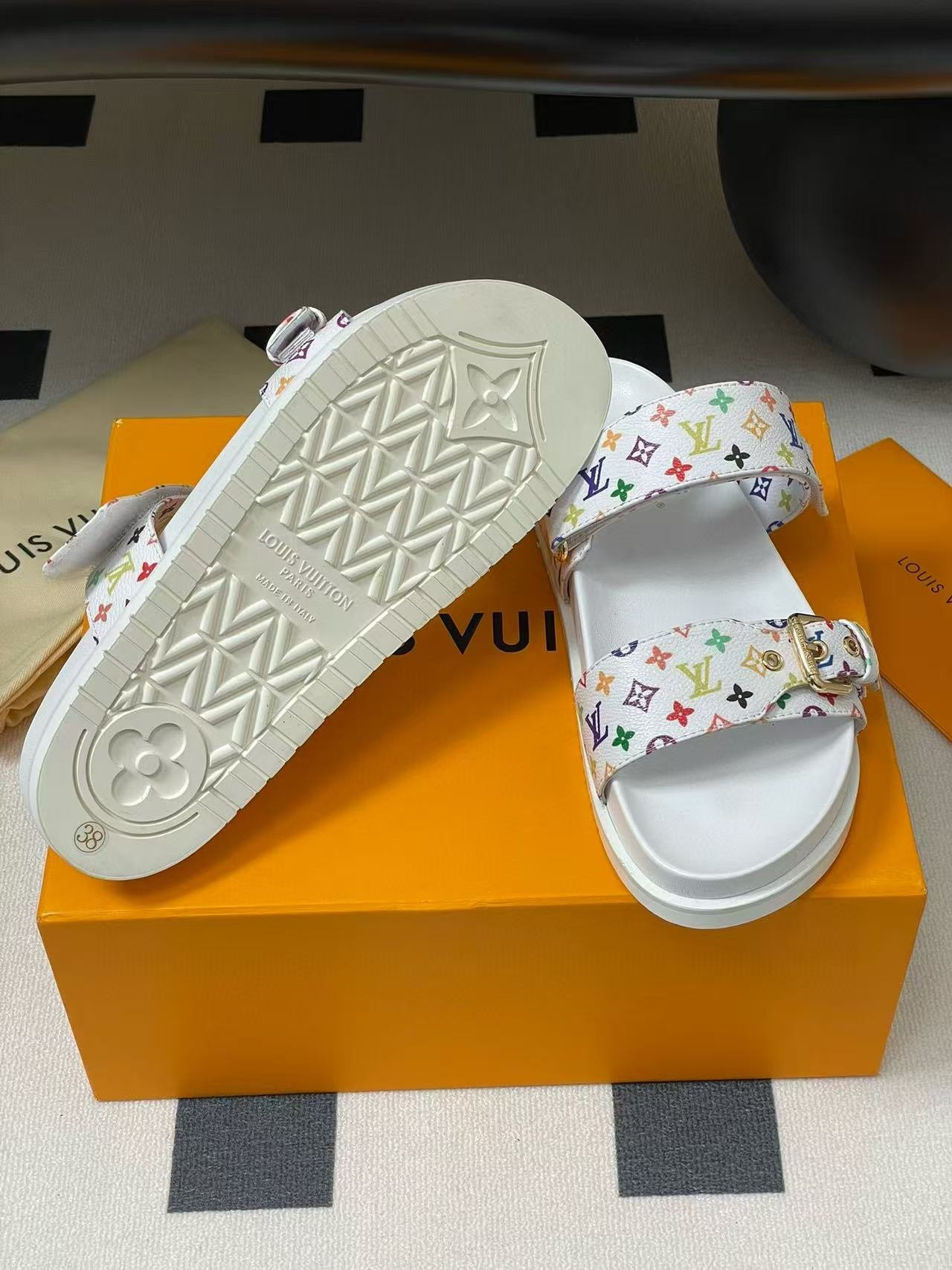 UA LV x TM Bom Dia Flat Comfort Mule