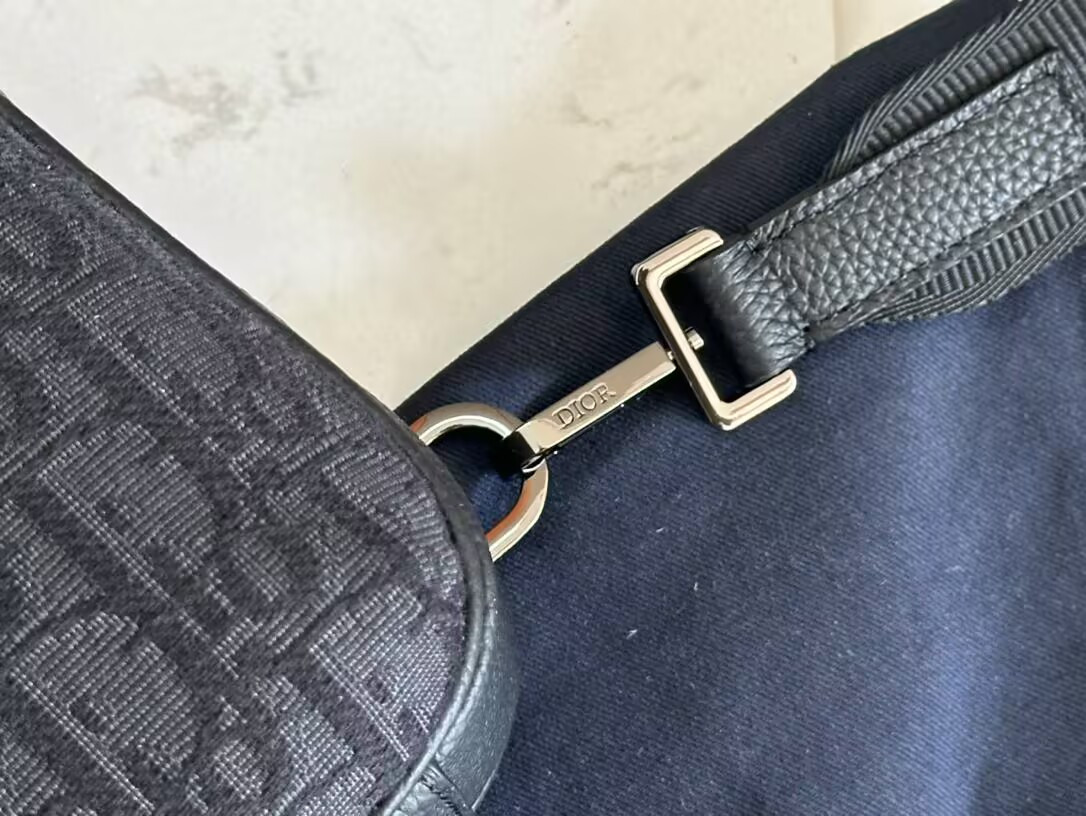 D*or rider 2.0 sling bag black D*or oblique jacquard and black grained calfskin 17x26x8cm