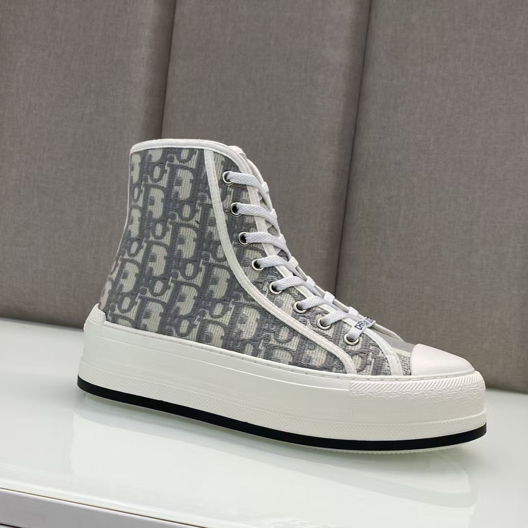 ua D*or sneaker