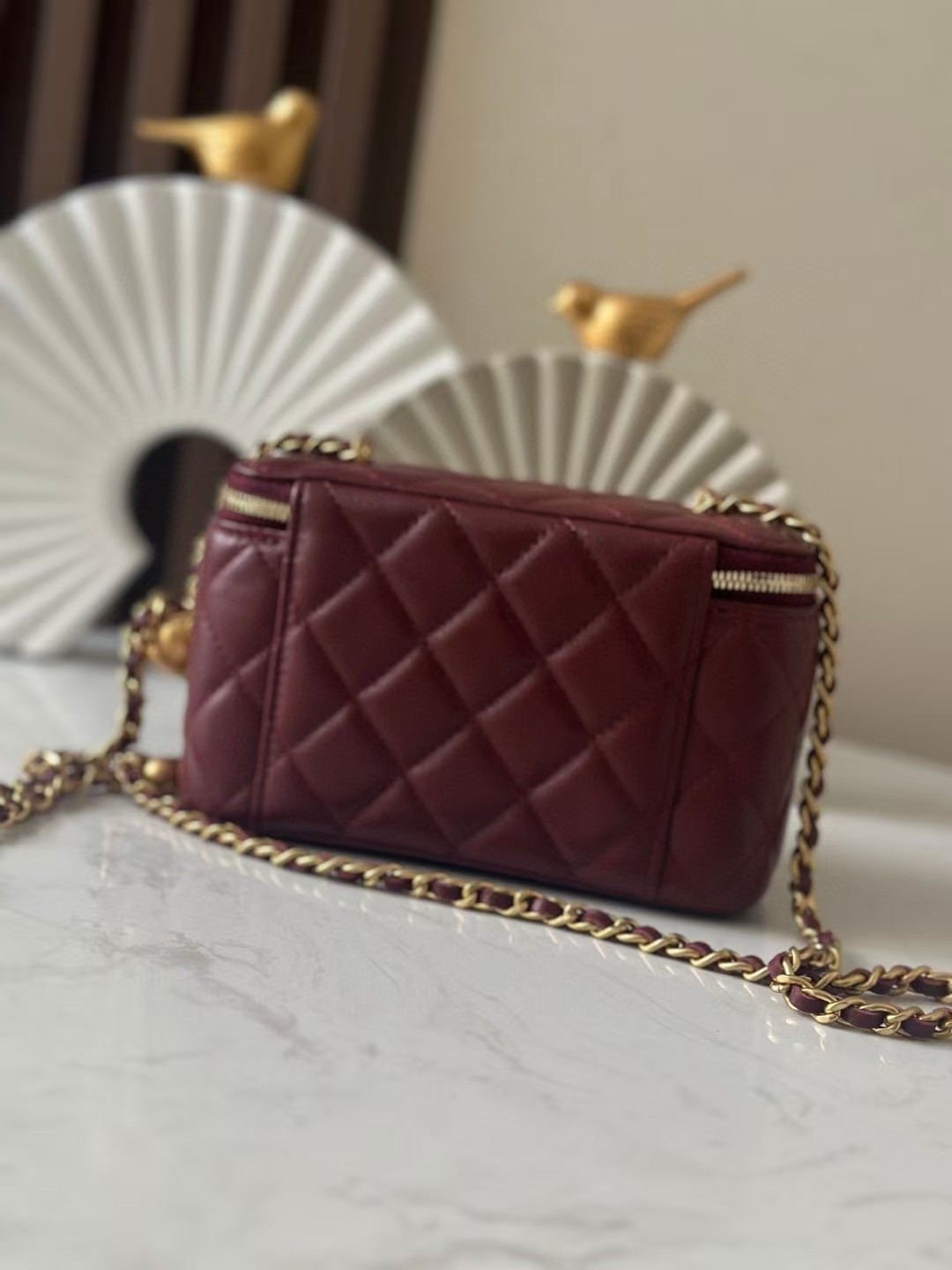 Ch*el vanity with chain 9.5x17x8cm