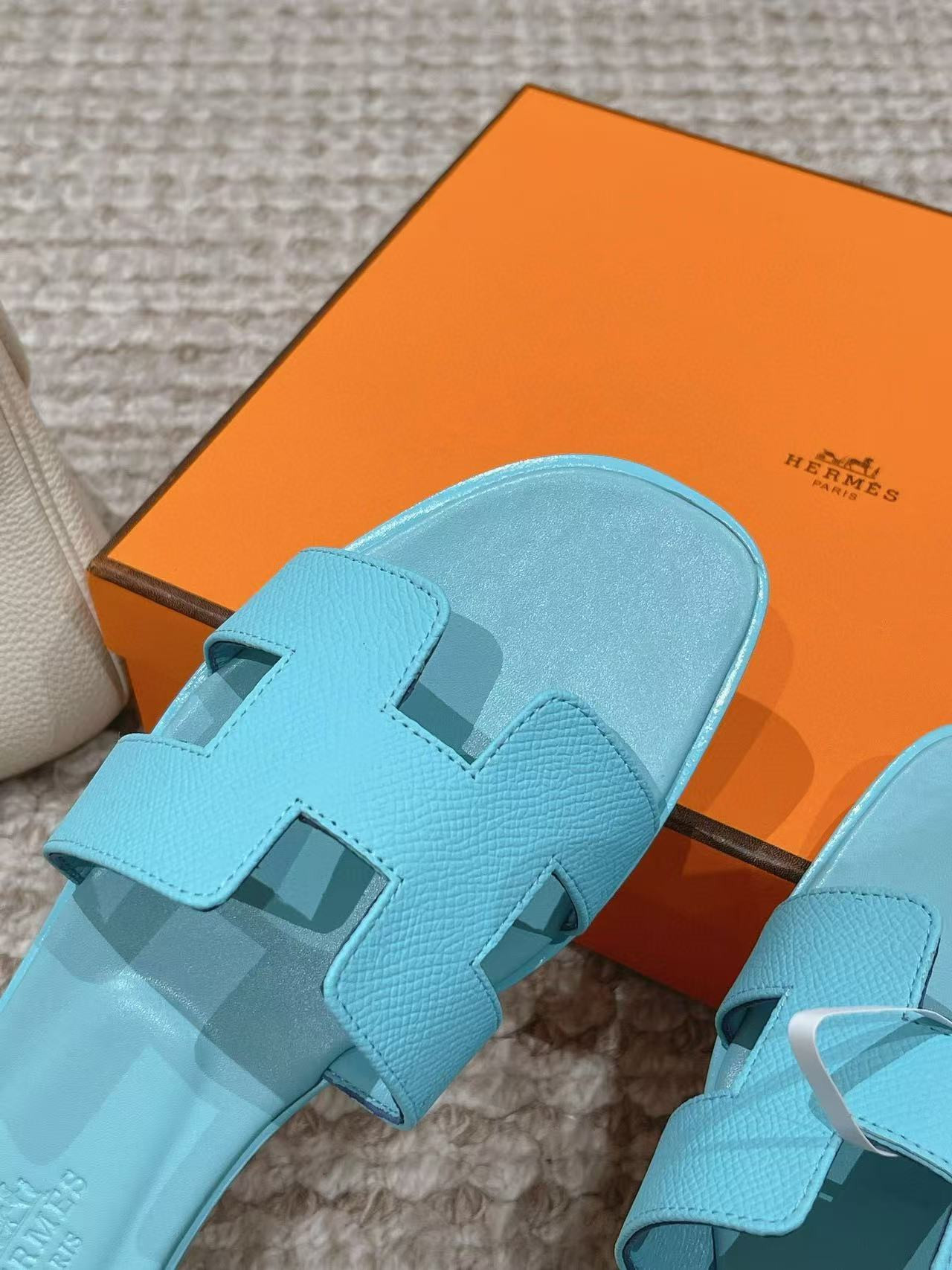ua H**mes oran sandal