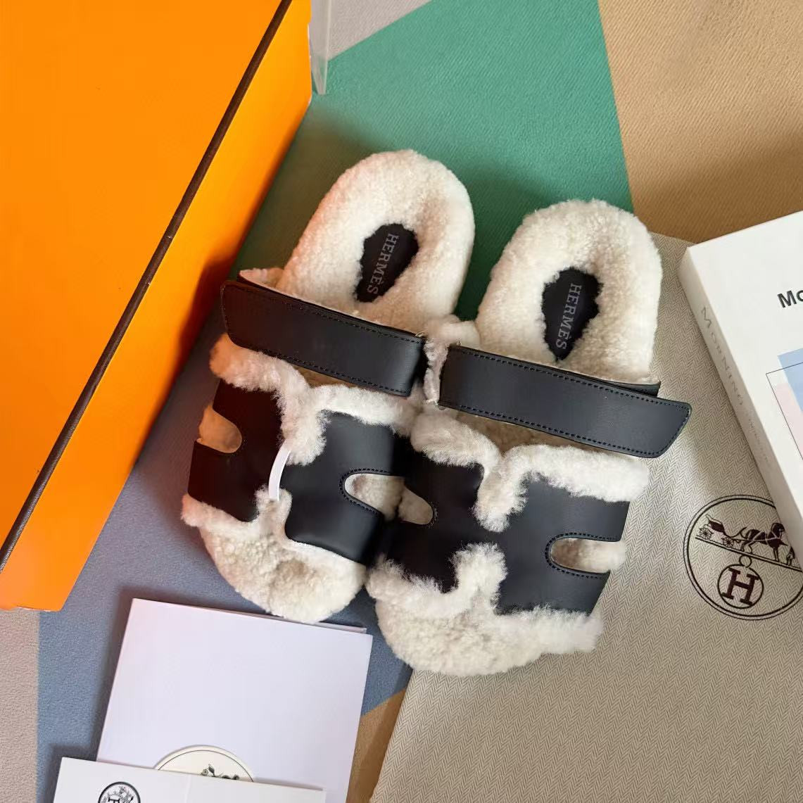 ua H**mes chypre sandal