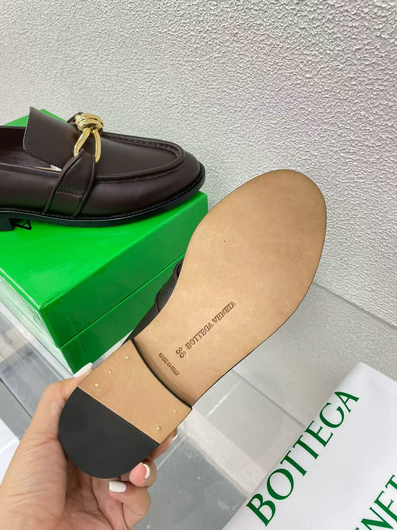ua bo*te*ga Ve*ne*ta loafers shoes