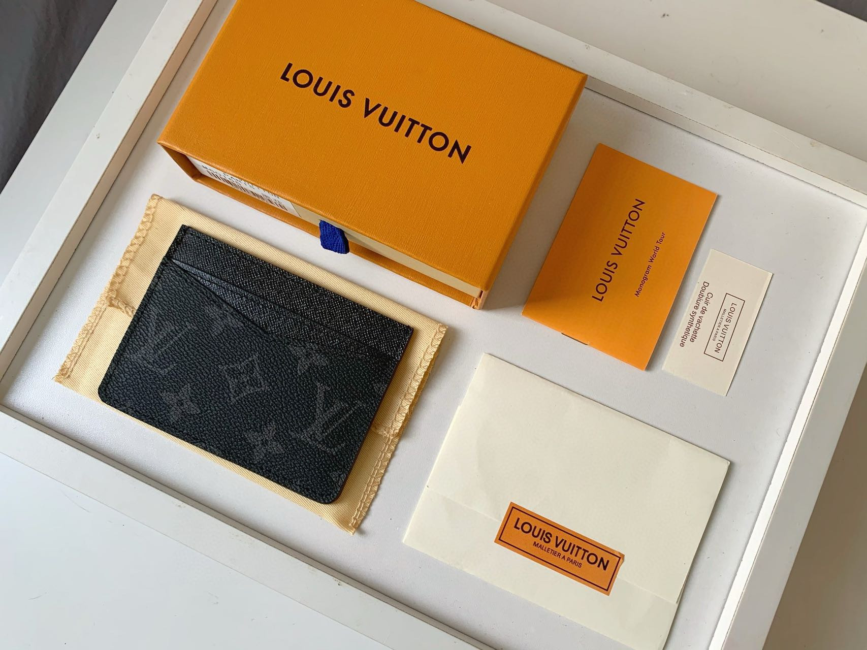 l0*is V*t0n lv card holder black 8x11cm