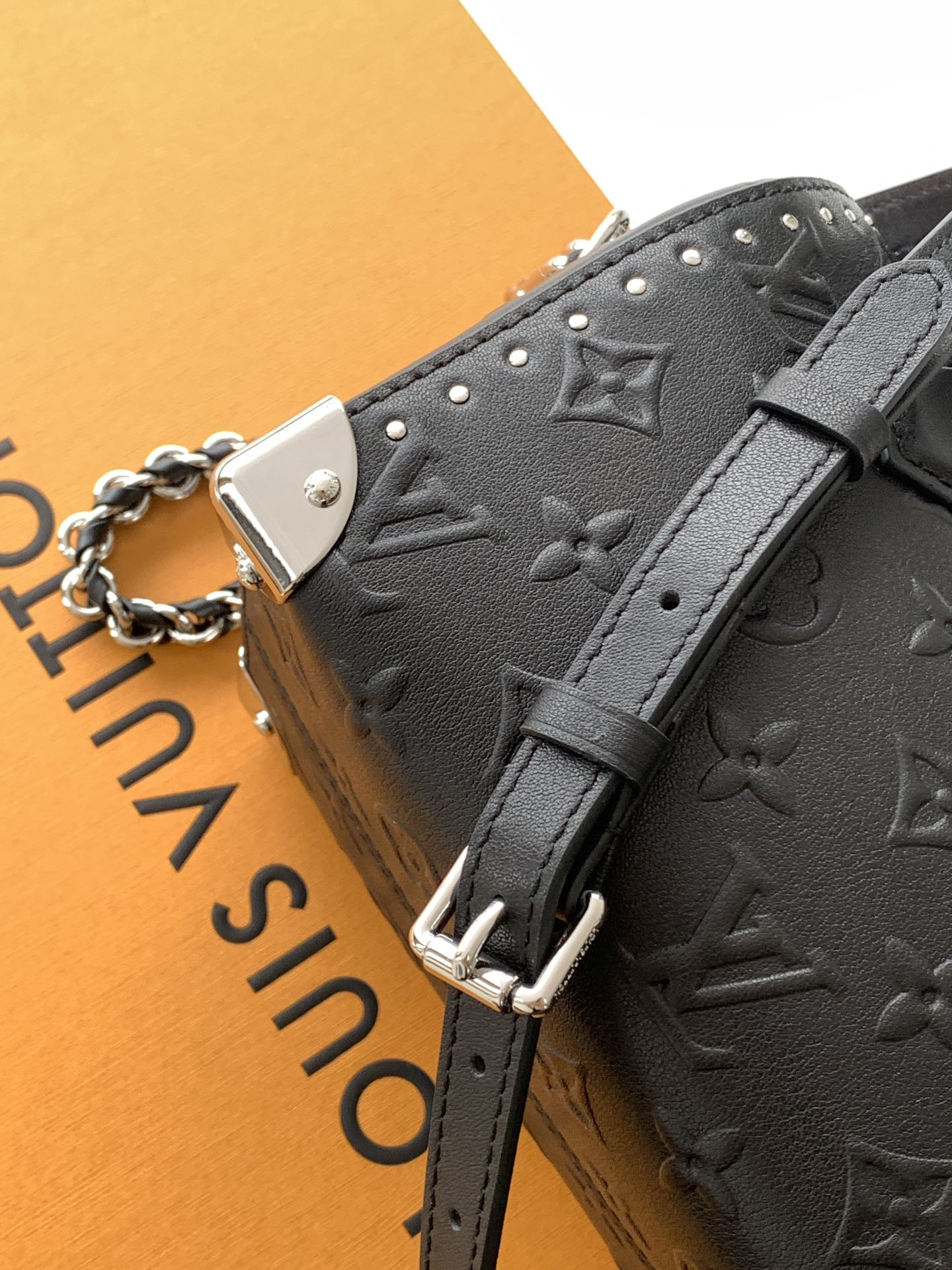 LV Monogram Bold Speedy 20 Trunk M14575 13.5 x 11 x 20.5 cm