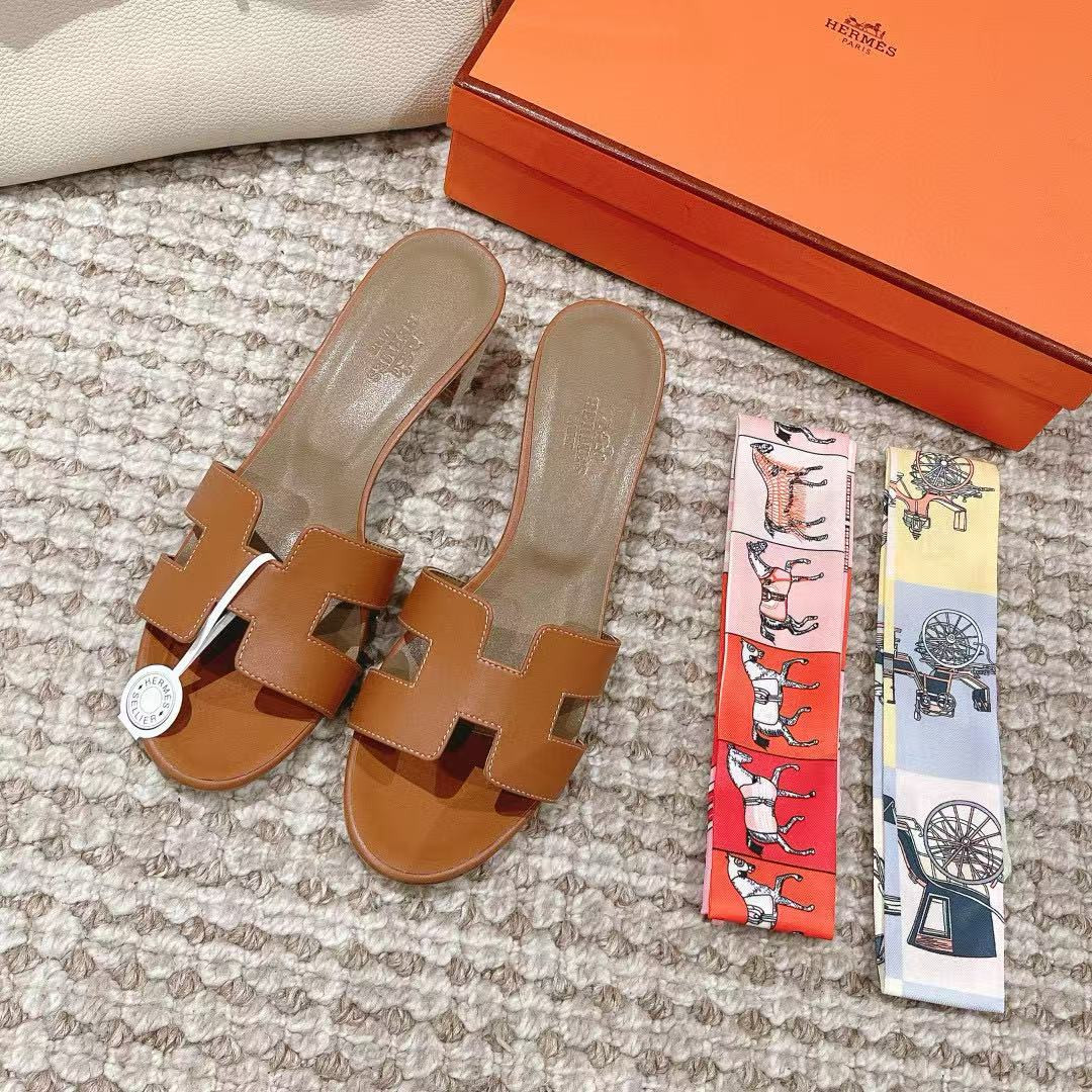 ua H**mes oasis sandal