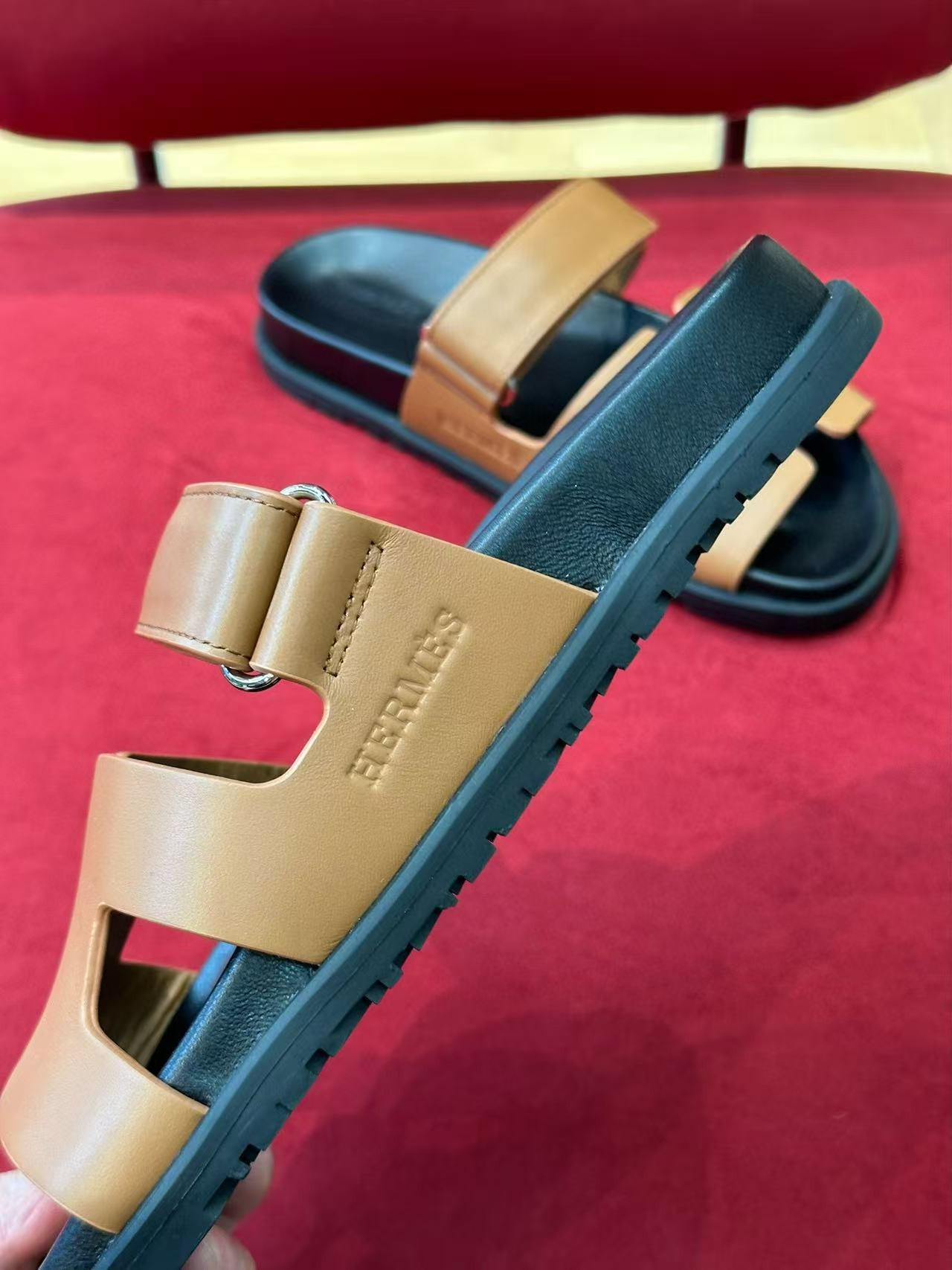 ua H**mes chypre sandal