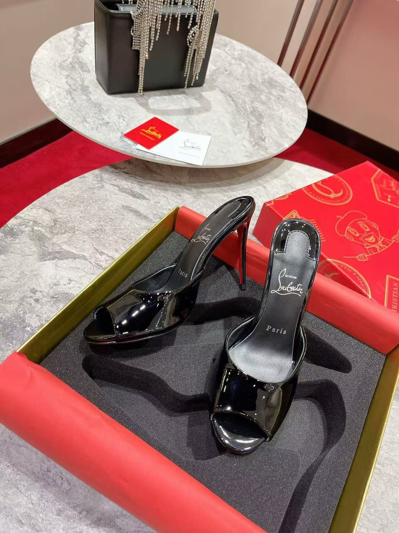 ua Ch**an louboutin me dolly patent leather mules