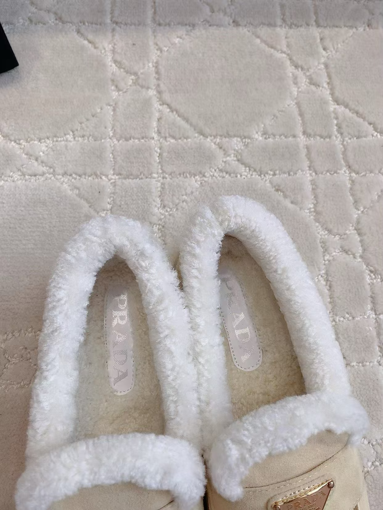 ua Pra*a suede slides