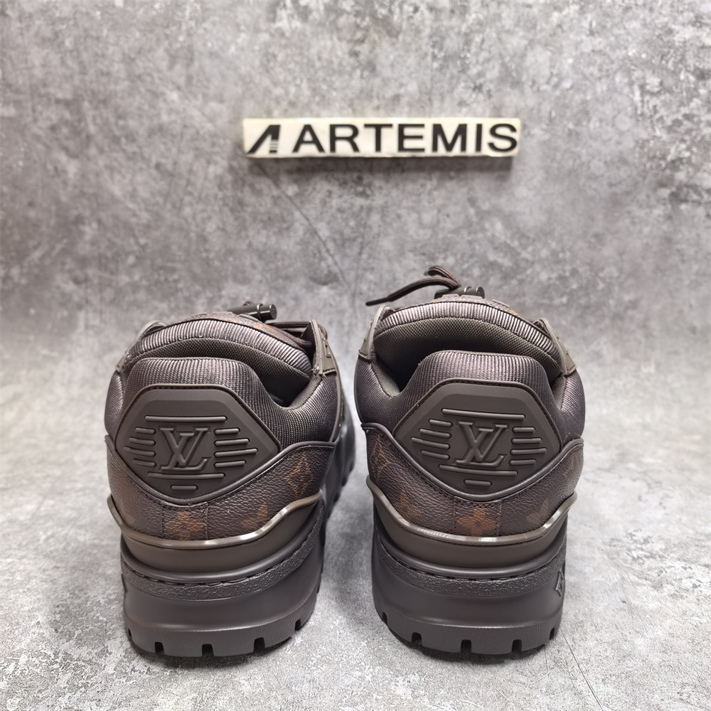 UA LV Trainer Sneaker