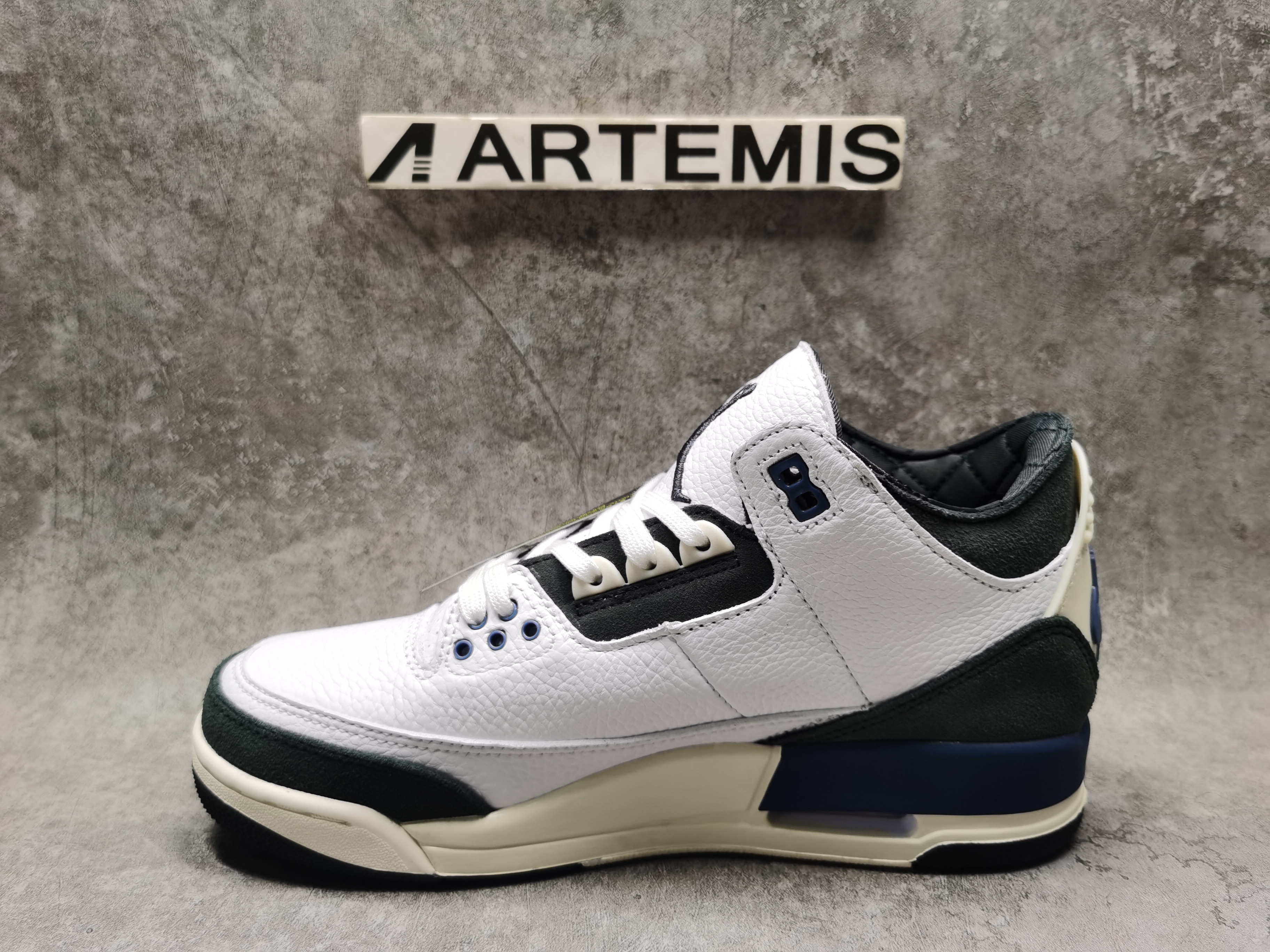 UA Jordan 3 Retro OG SP