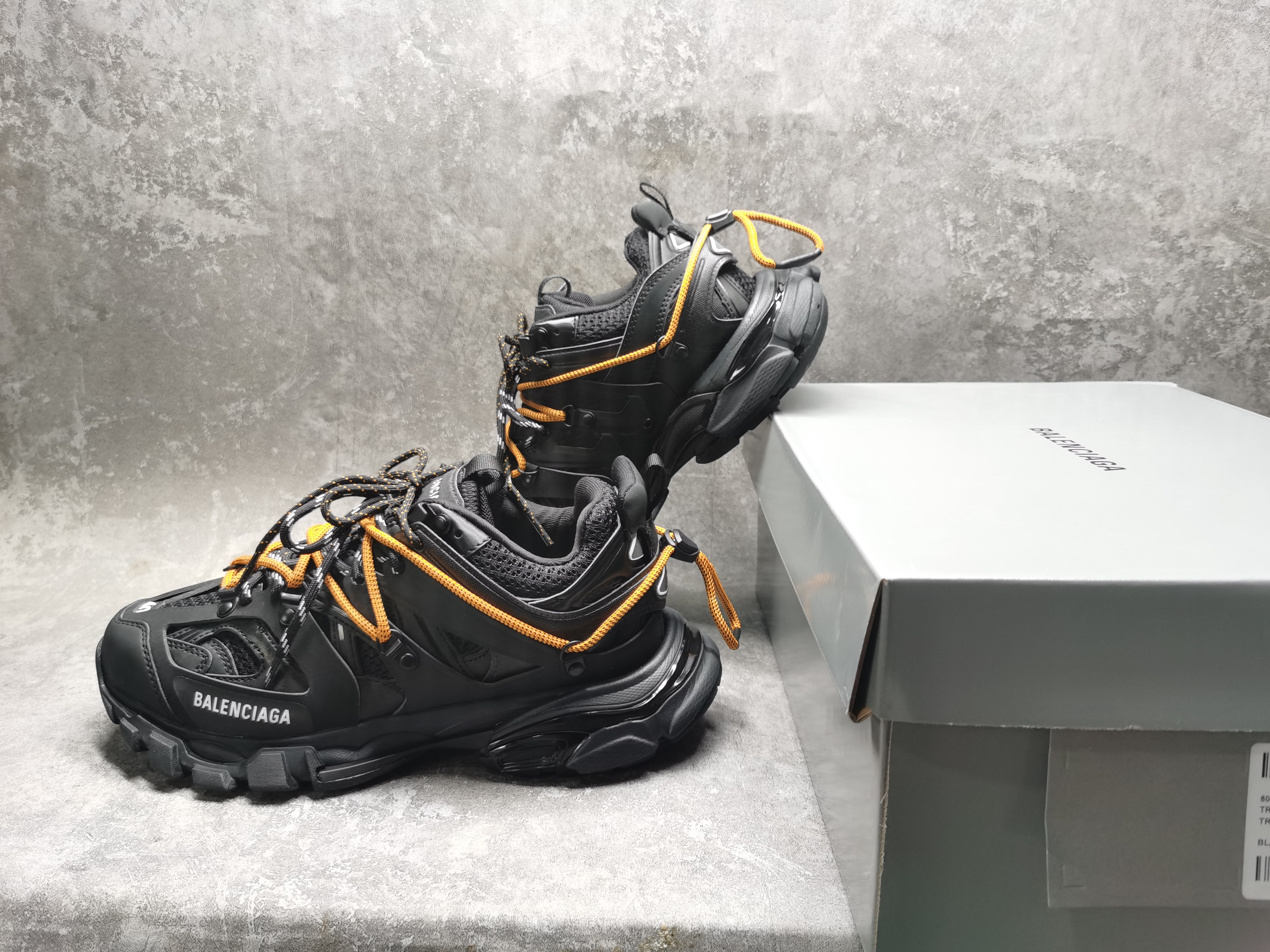 UA Balenciga Sneaker