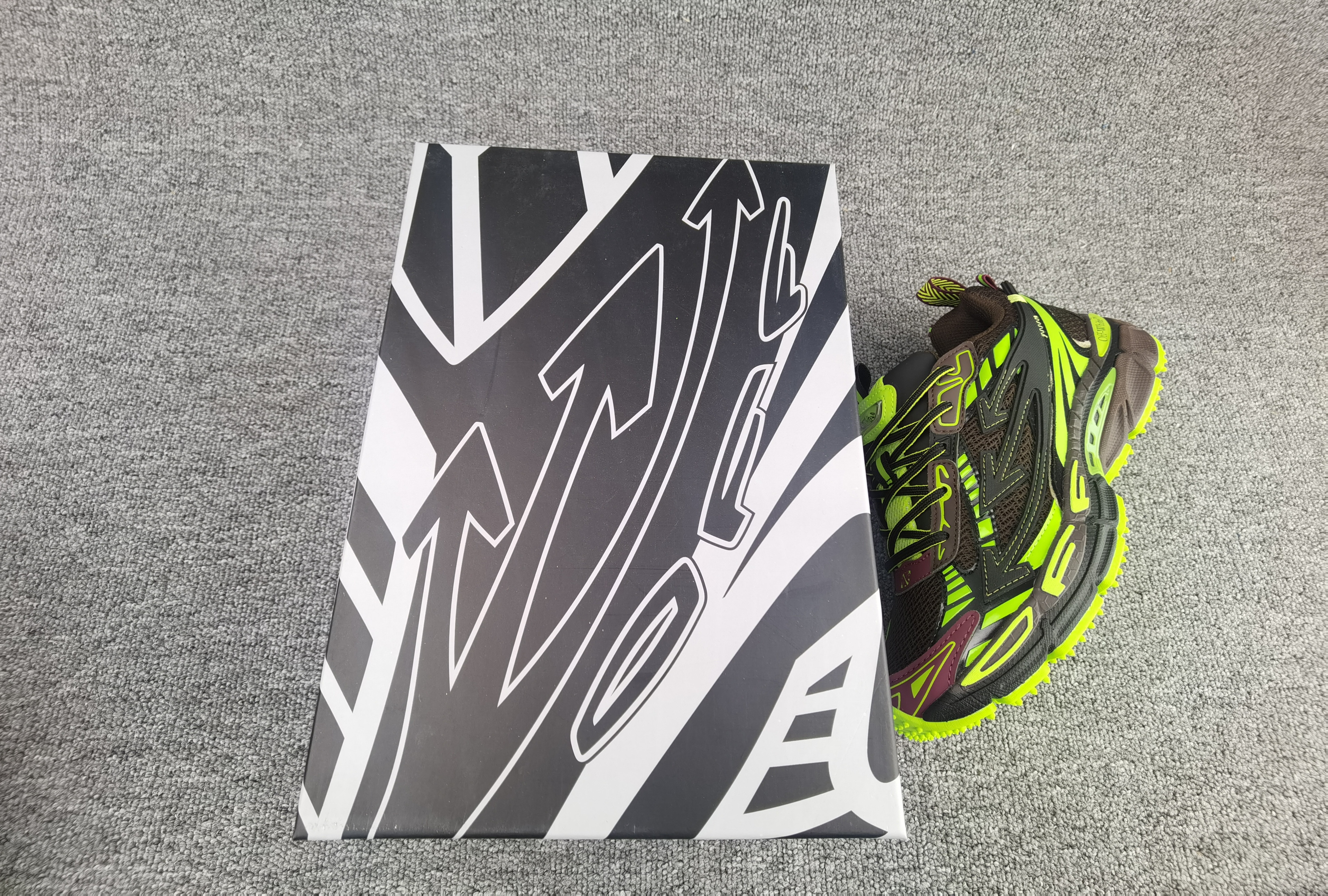 UA Off-White "BE RIGHT BACK"