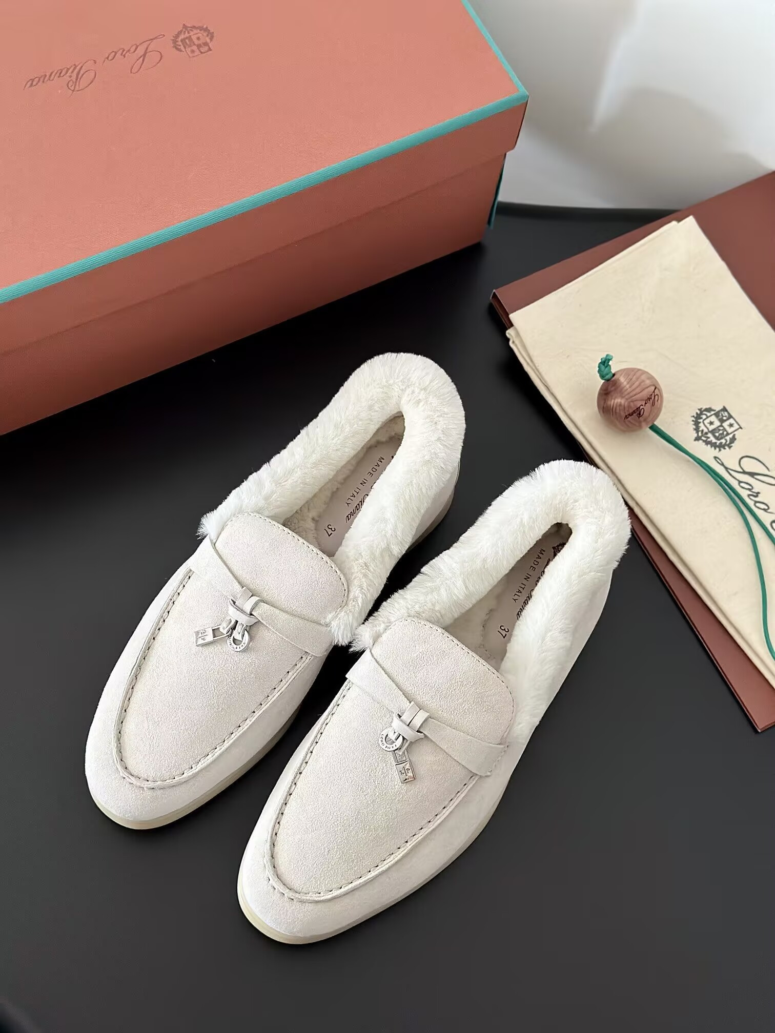 ua L**o p*ana summer charms walk loafers