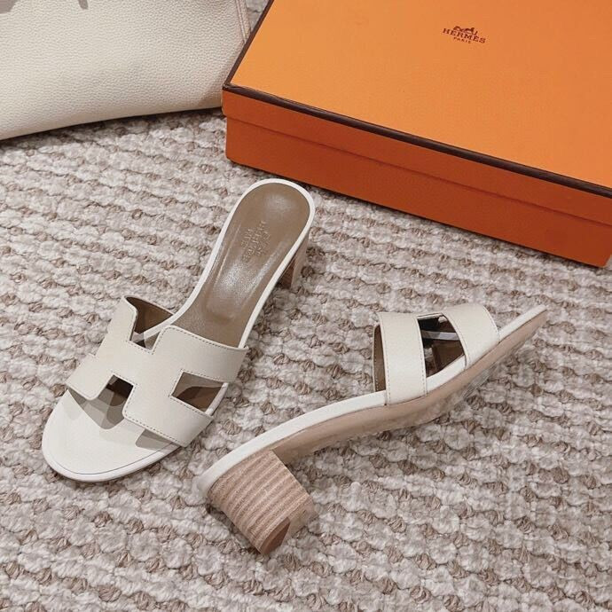ua H**mes oasis sandal