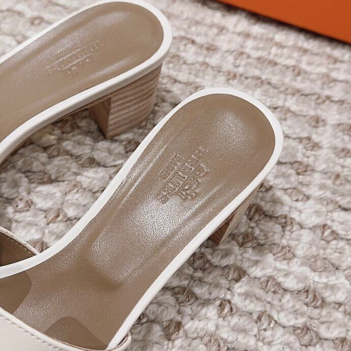 ua H**mes oasis sandal