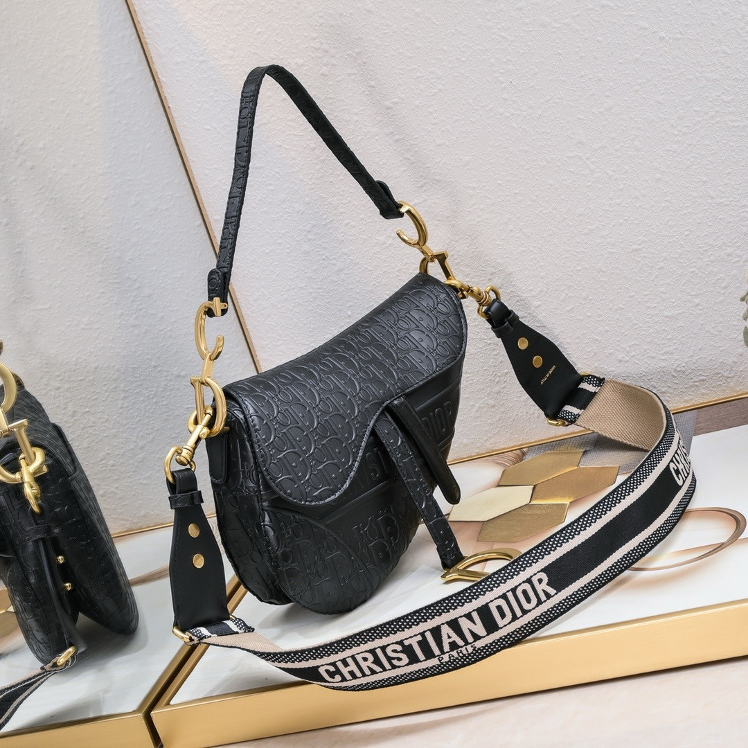 D*or saddle bag with strap black oblique embossed calfskin 25.5x20x6.5cm