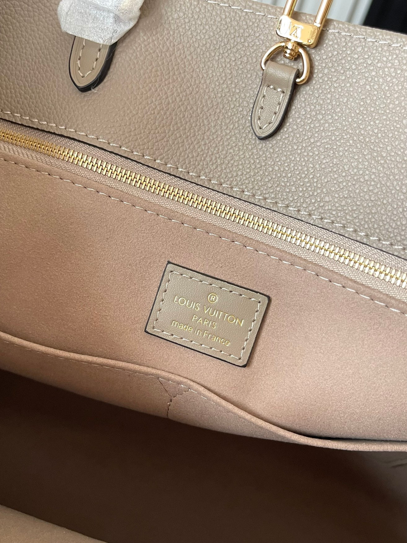 LV OnTheGo GM M449251 16.1 x 13.4 x 7.5inches