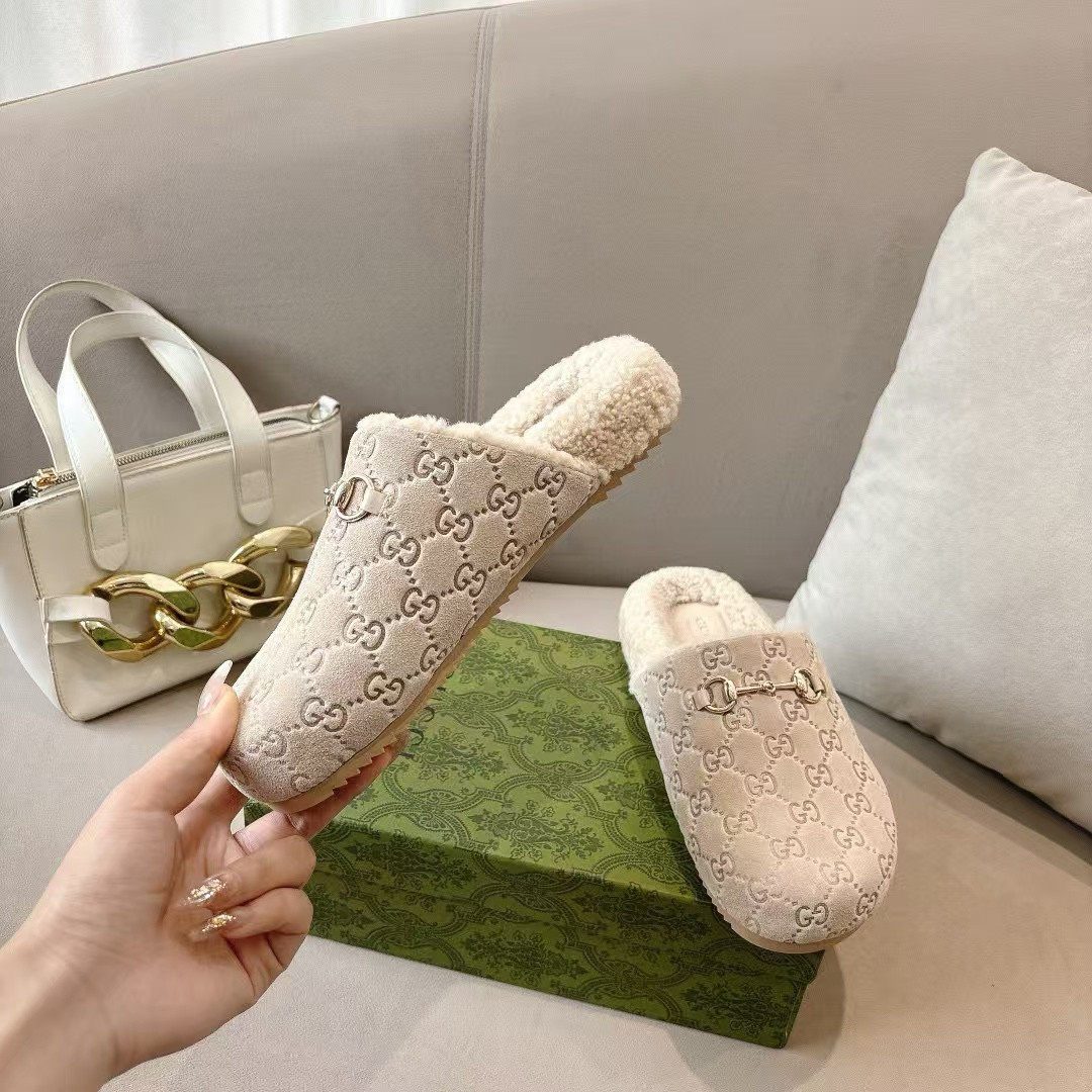 ua G*u*i cotton slippers