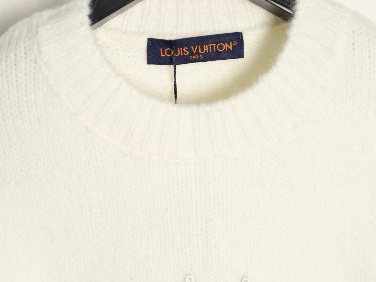 l0*is V*t0n lv knitting sweaters