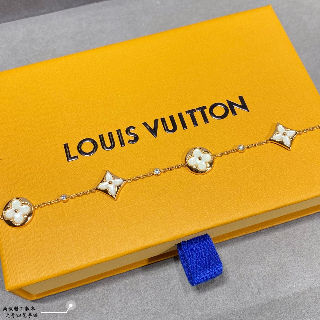 l0*is V*t0n large four-flower bracelet