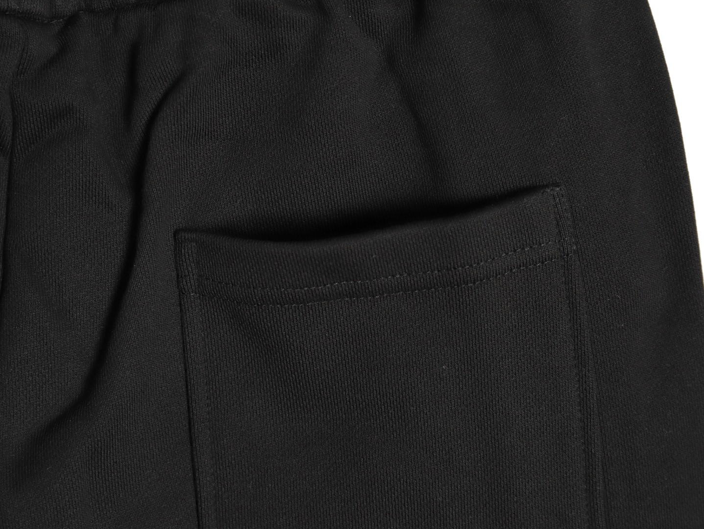 Ch**me He**ts shorts