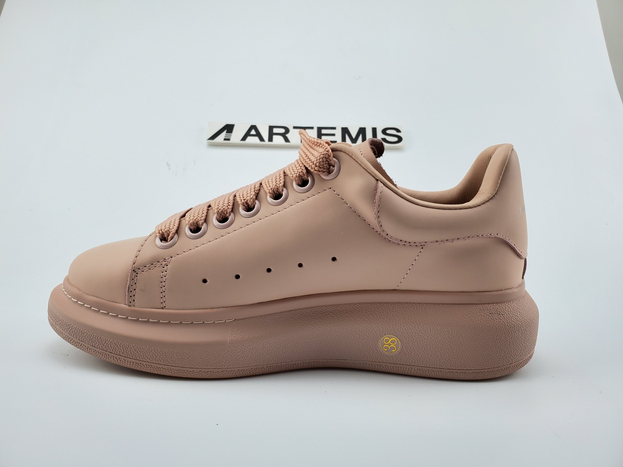 ale*d*r M*Q*en trainers pink