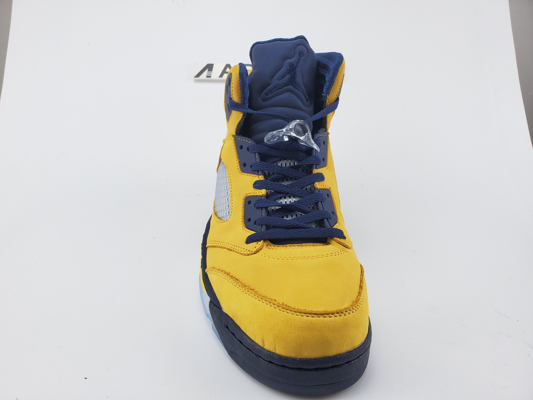 Jordan 5 Retro Michigan 2019