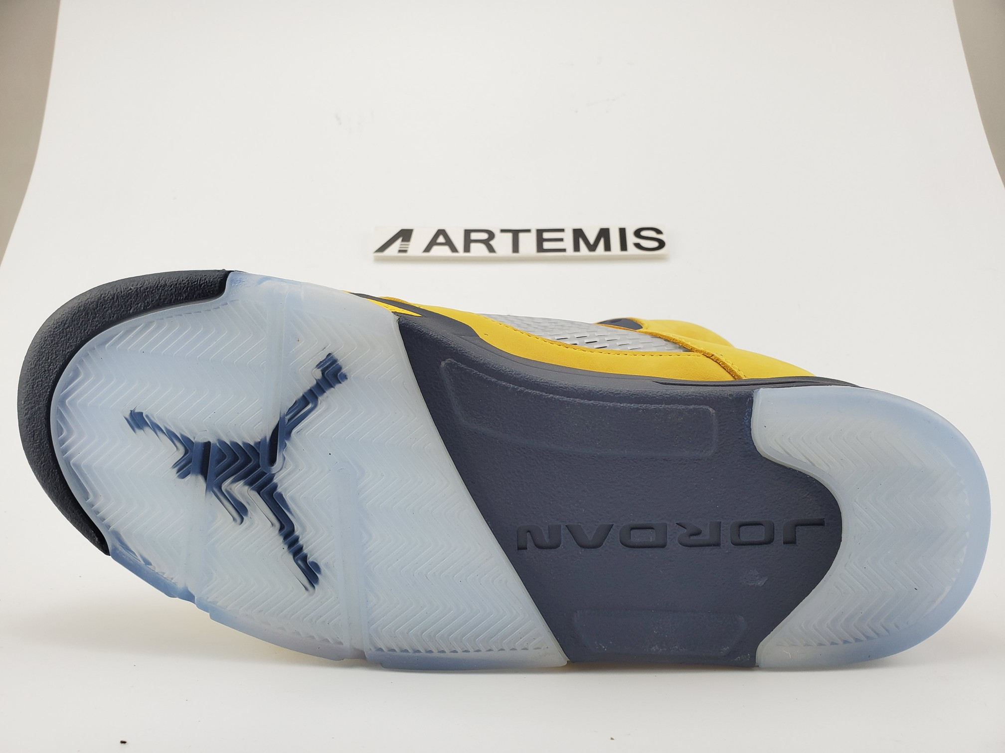 Jordan 5 Retro Michigan 2019