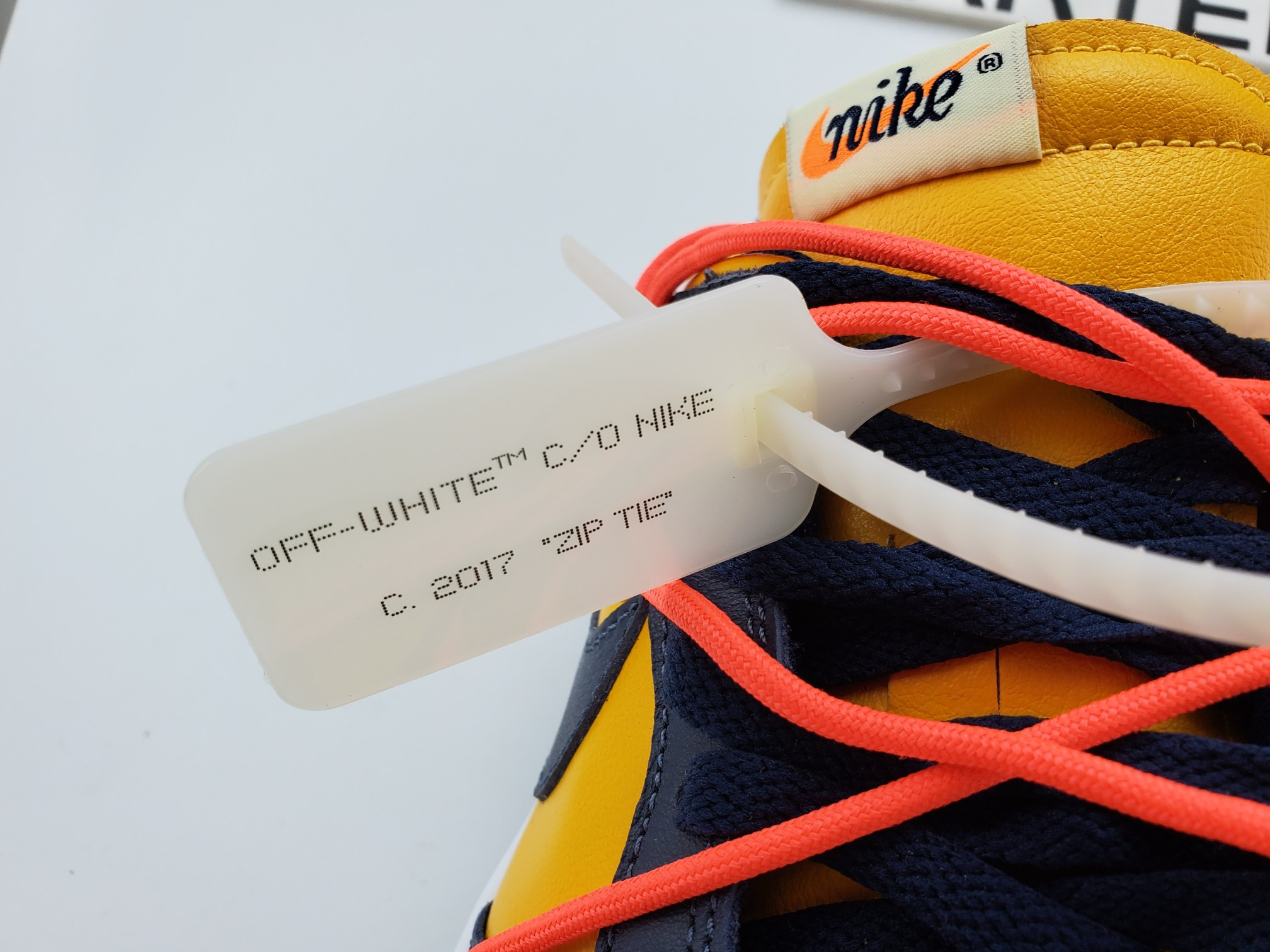 Nike Dunk Low Off-White Michigan