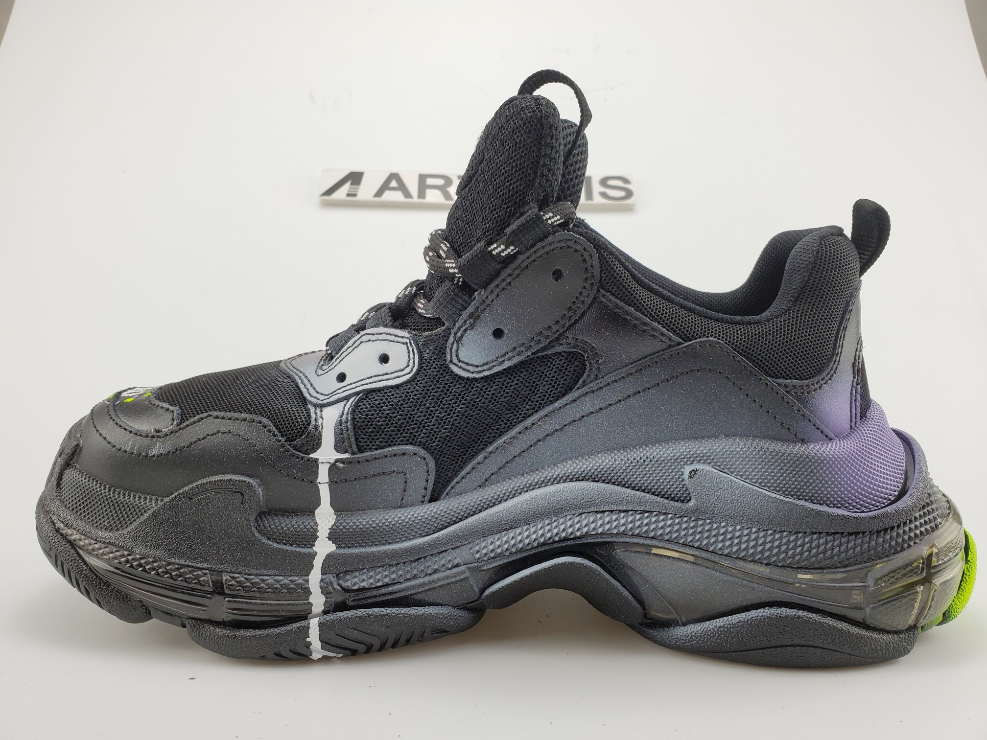balenciga triple s Gr*ffiti