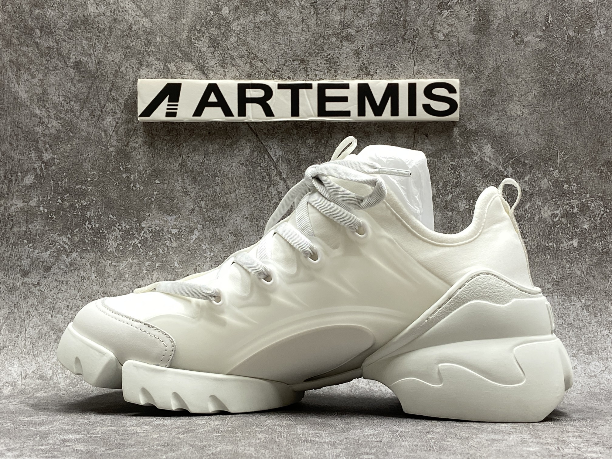 D*or d connect white neoprene