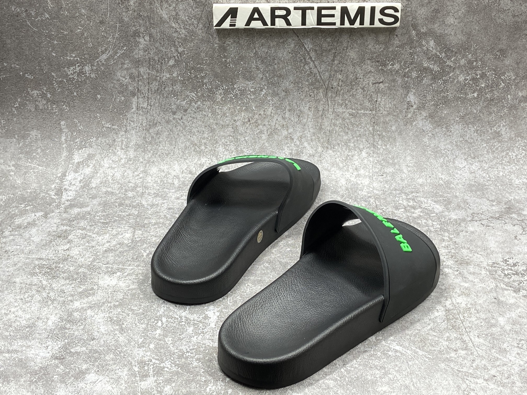 Balenciga Pool Slide Black Fluo Green
