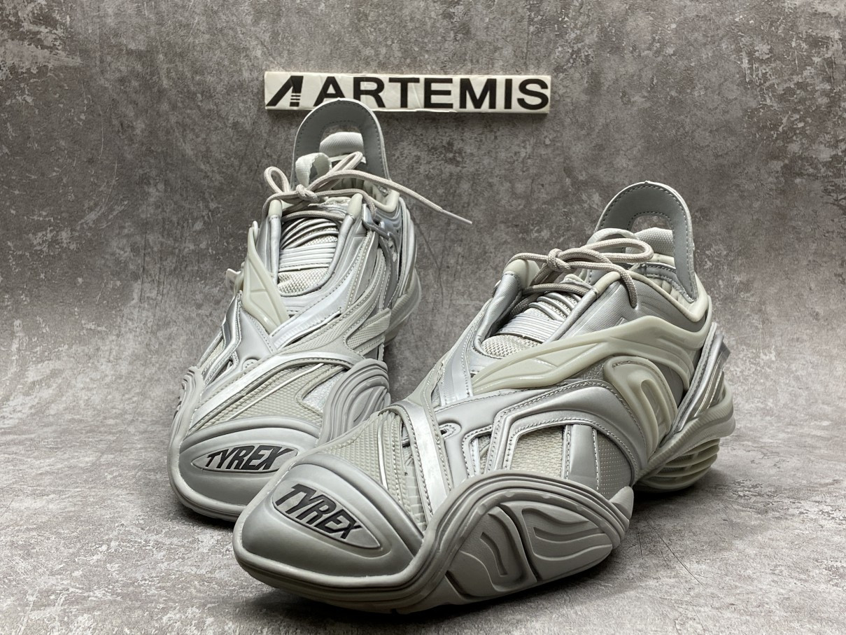 Balenciga Track 5.0 Sliver