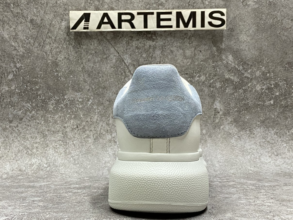 ale*d*r M*Q*en oversized light blue sneaker