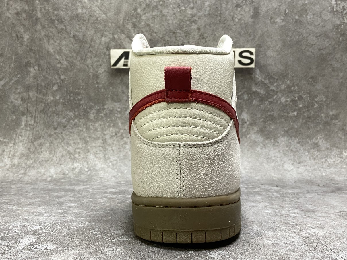 Dunk High Pro SB Birch Hyper Red