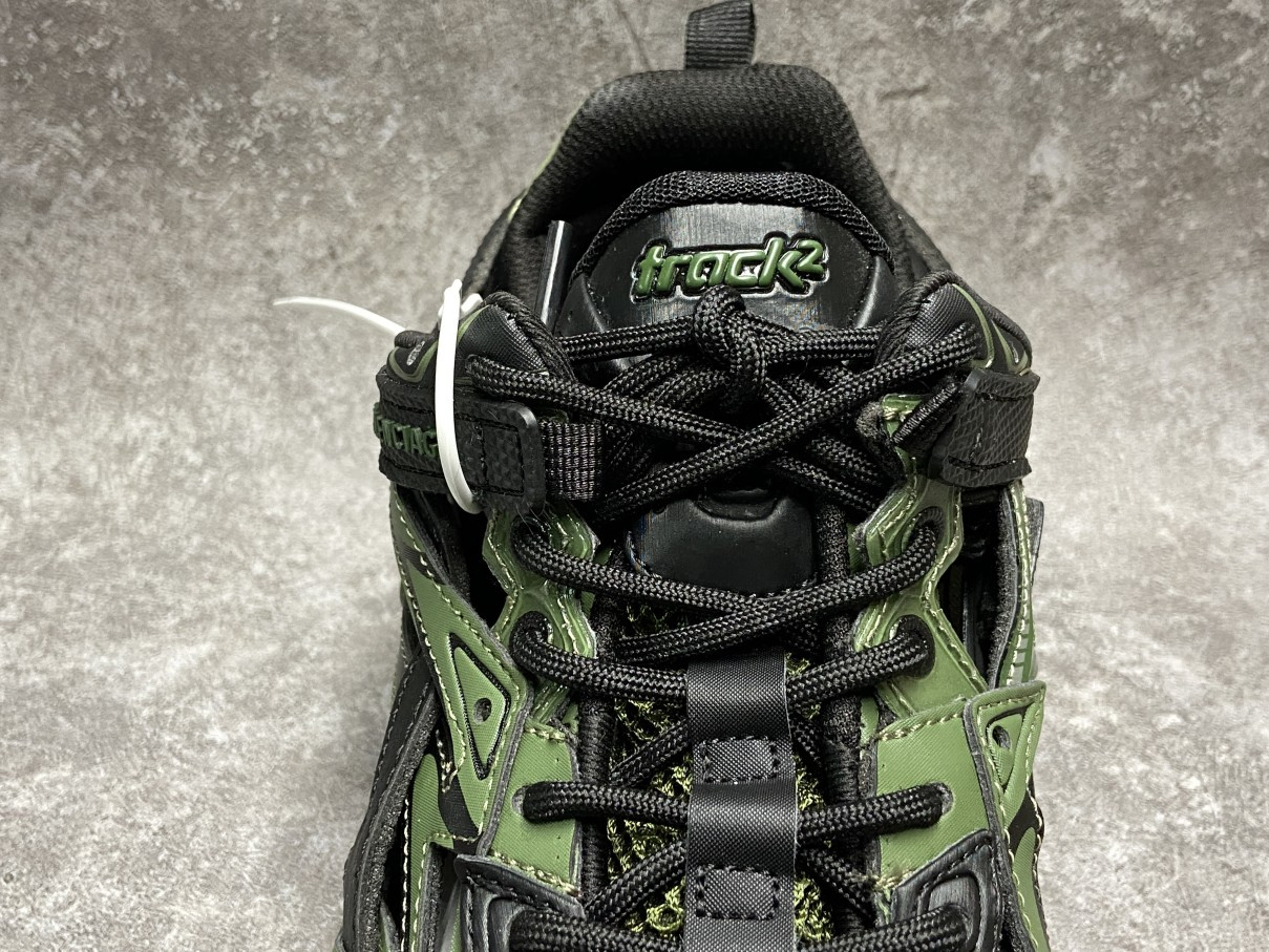 Balenciga Track 5.0  Black Green